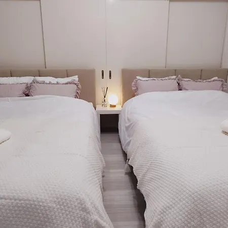 102 Newly Opened Hotel Baika Family Friendly Free Parking 10 Minutes To Usj Osaka Exterior photo
